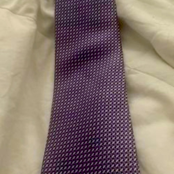 Barely used Zegna tie. Nice tie just have no use for it anymore. - Picture 1 of 1